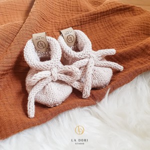 Buciki PETITE Pudrowy