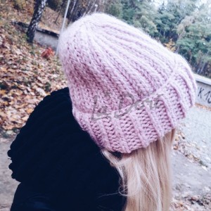 FLUFFY BEANIE pudrowy róż