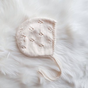 PETITE BONNET Złamana biel